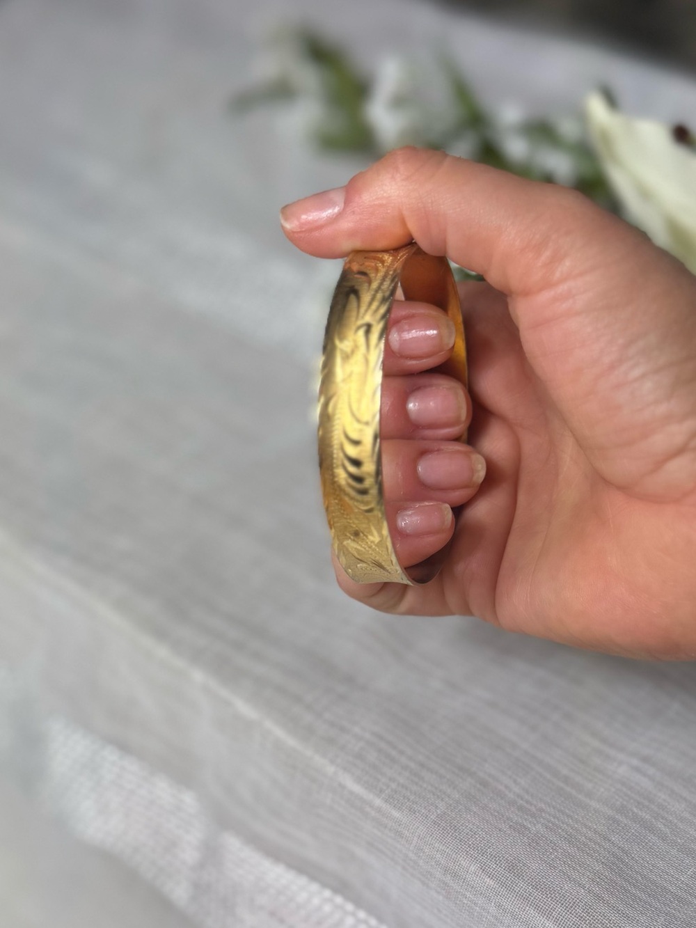 Vintage Mexico gold plate floral etched Engraved Bangle Bracelet - Women Jewelry - Picture 3 of 11